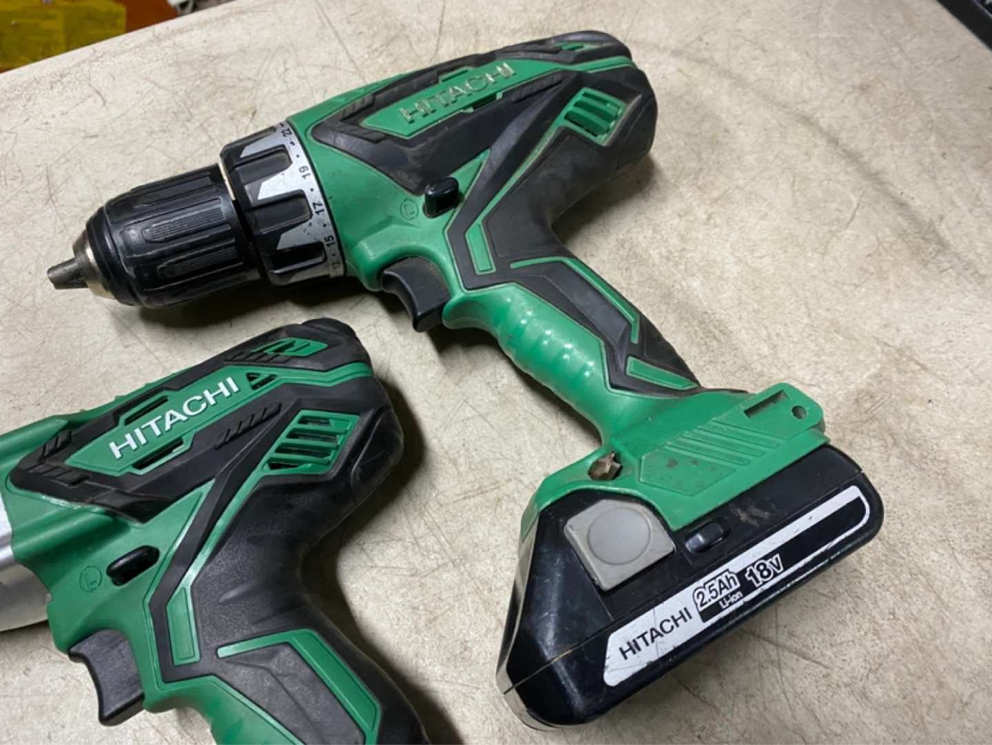 Hitachi 18v impact, drill, batteries and charger - photo 3