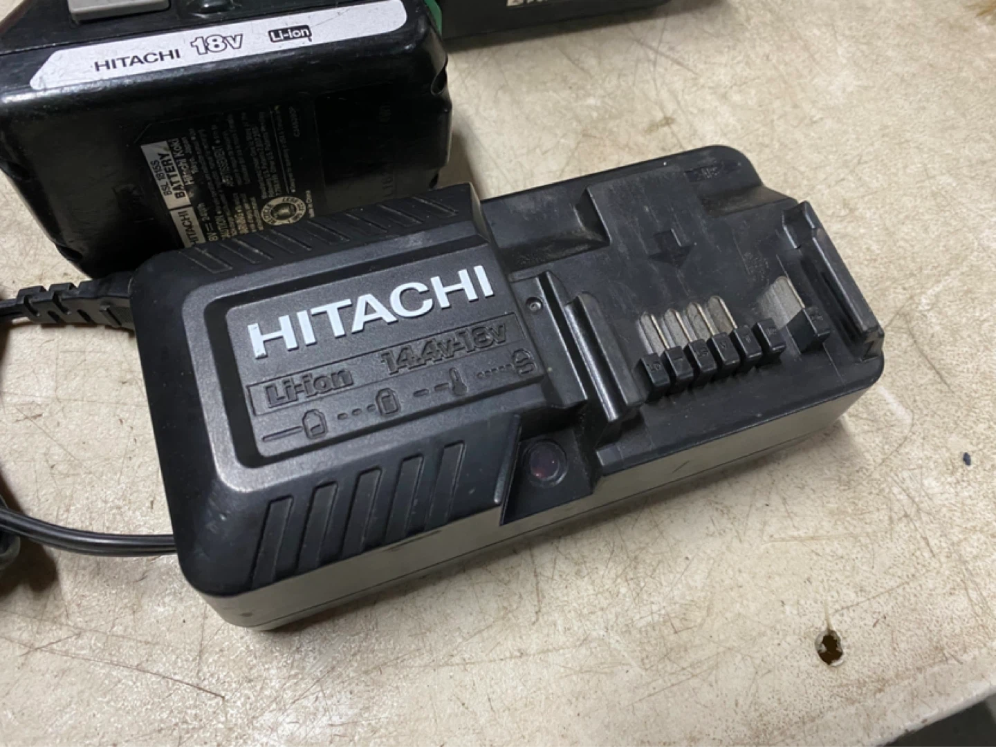 Hitachi 18v impact, drill, batteries and charger - photo 4