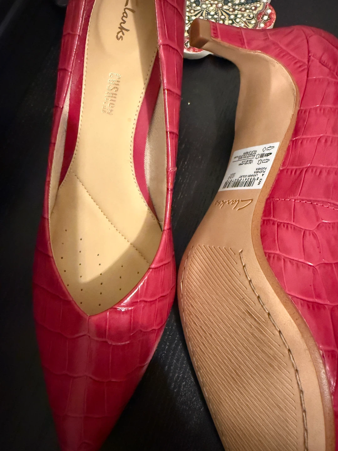 Clarks Red Croc Embossed Heels - photo 2