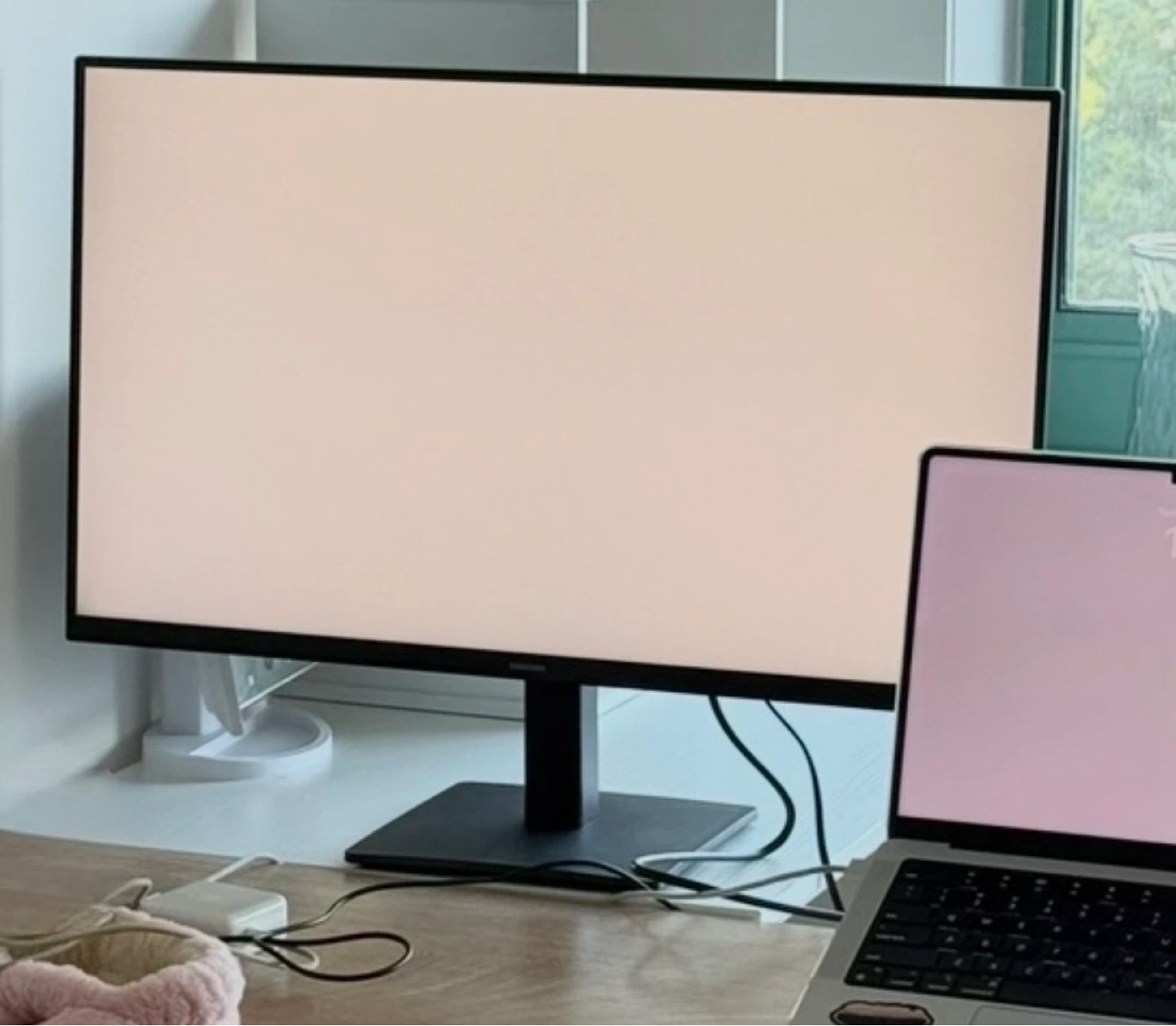Samsung 27” Monitor – Excellent Condition