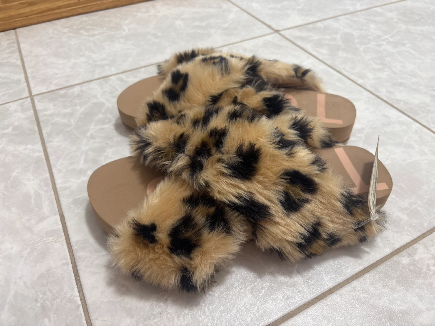 Toms  Leopard Print Slides - Size 9 - photo 2