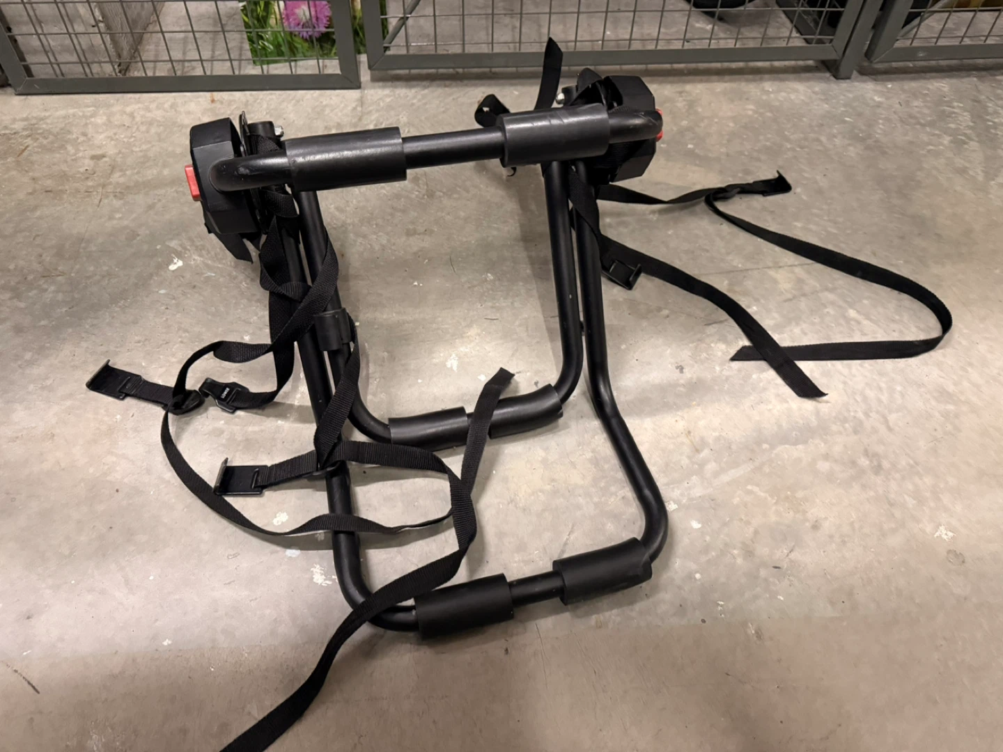Bell 300 3 bike- Car Trunk Bike Rack - photo 4