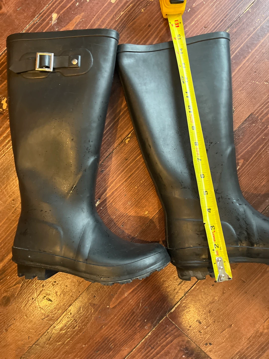 Girls black rain boots