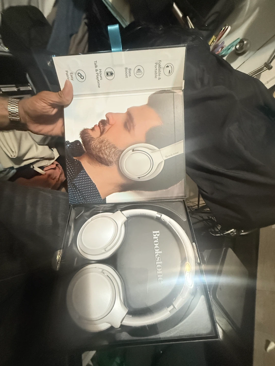 Brookstone Ultrabass Wireless Noise-Isolating Headphones - photo 2