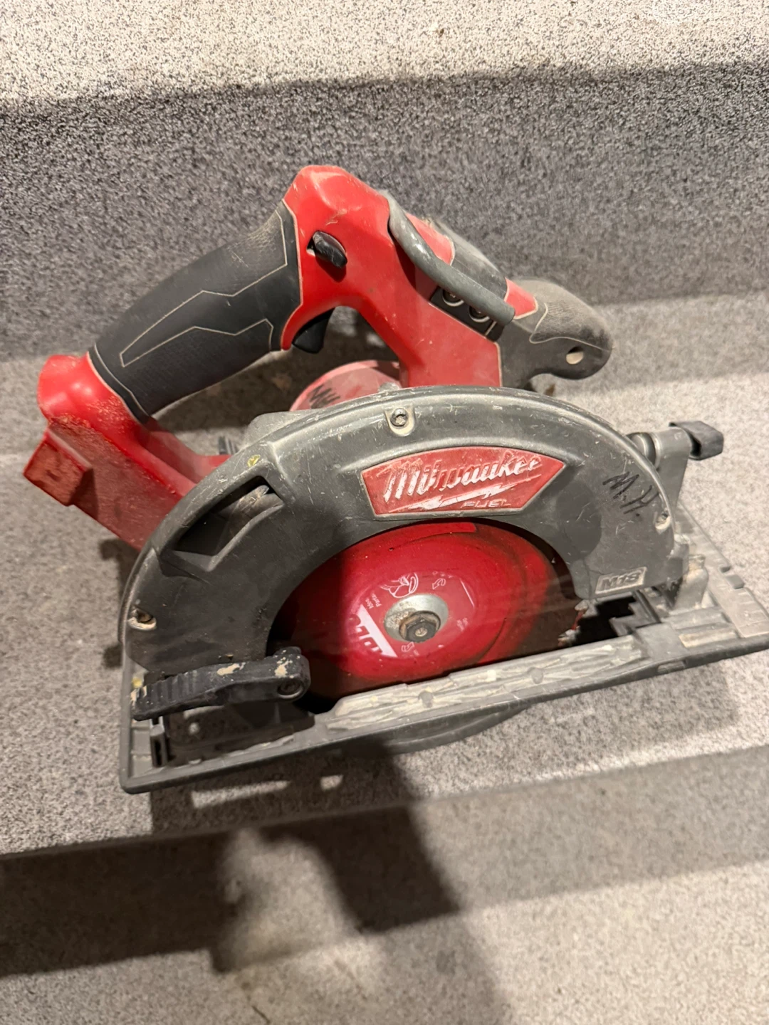 Milwaukee M18 FUEL Circular Saw