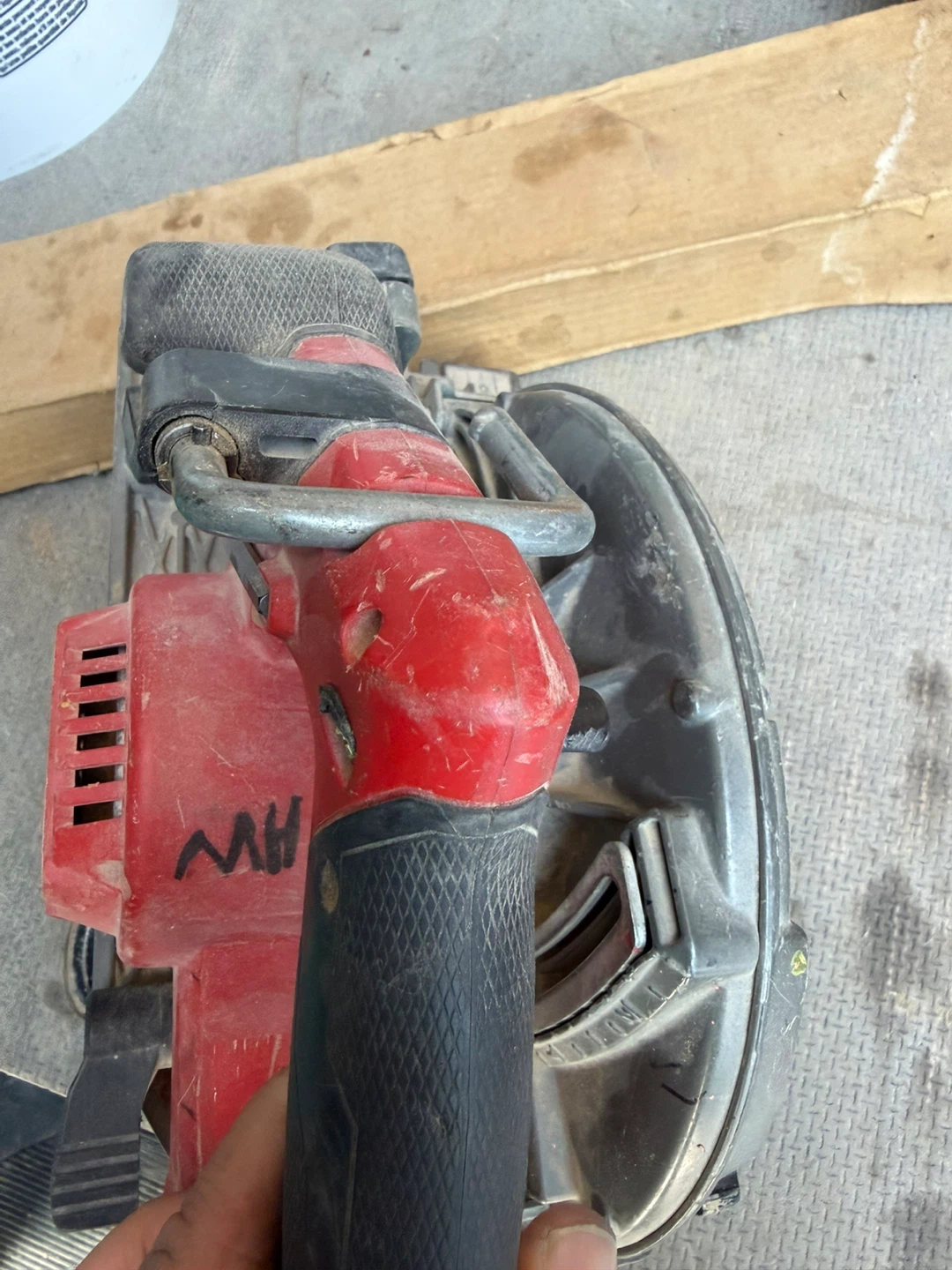 Milwaukee M18 FUEL Circular Saw - photo 2