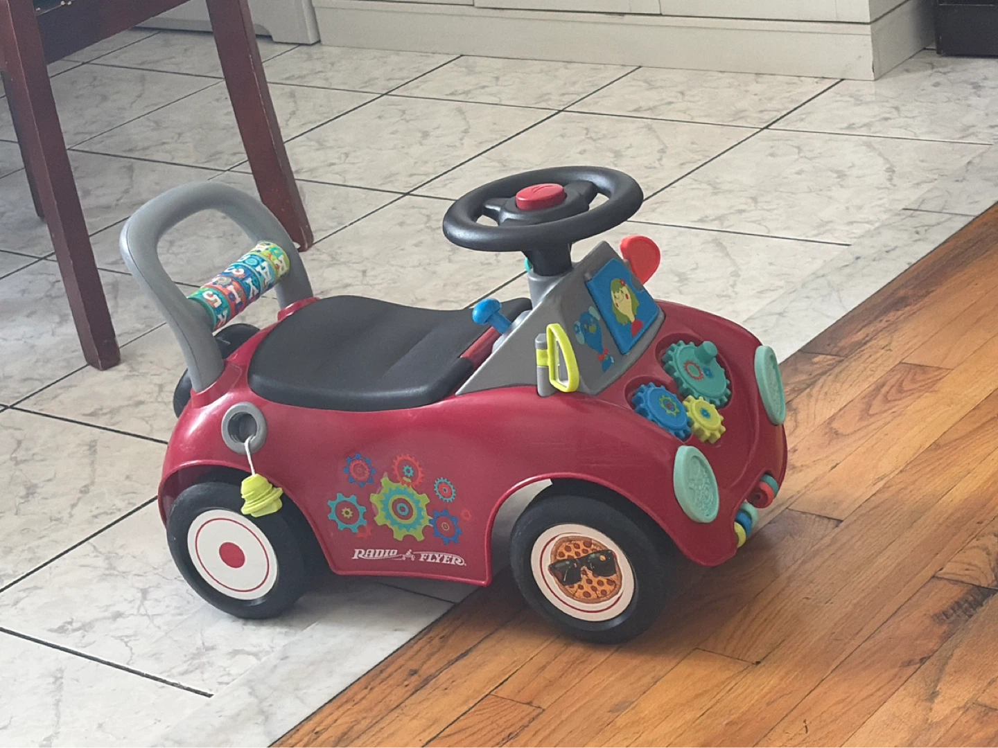 Radio Flyer Busy Buggy Ride-on Toy