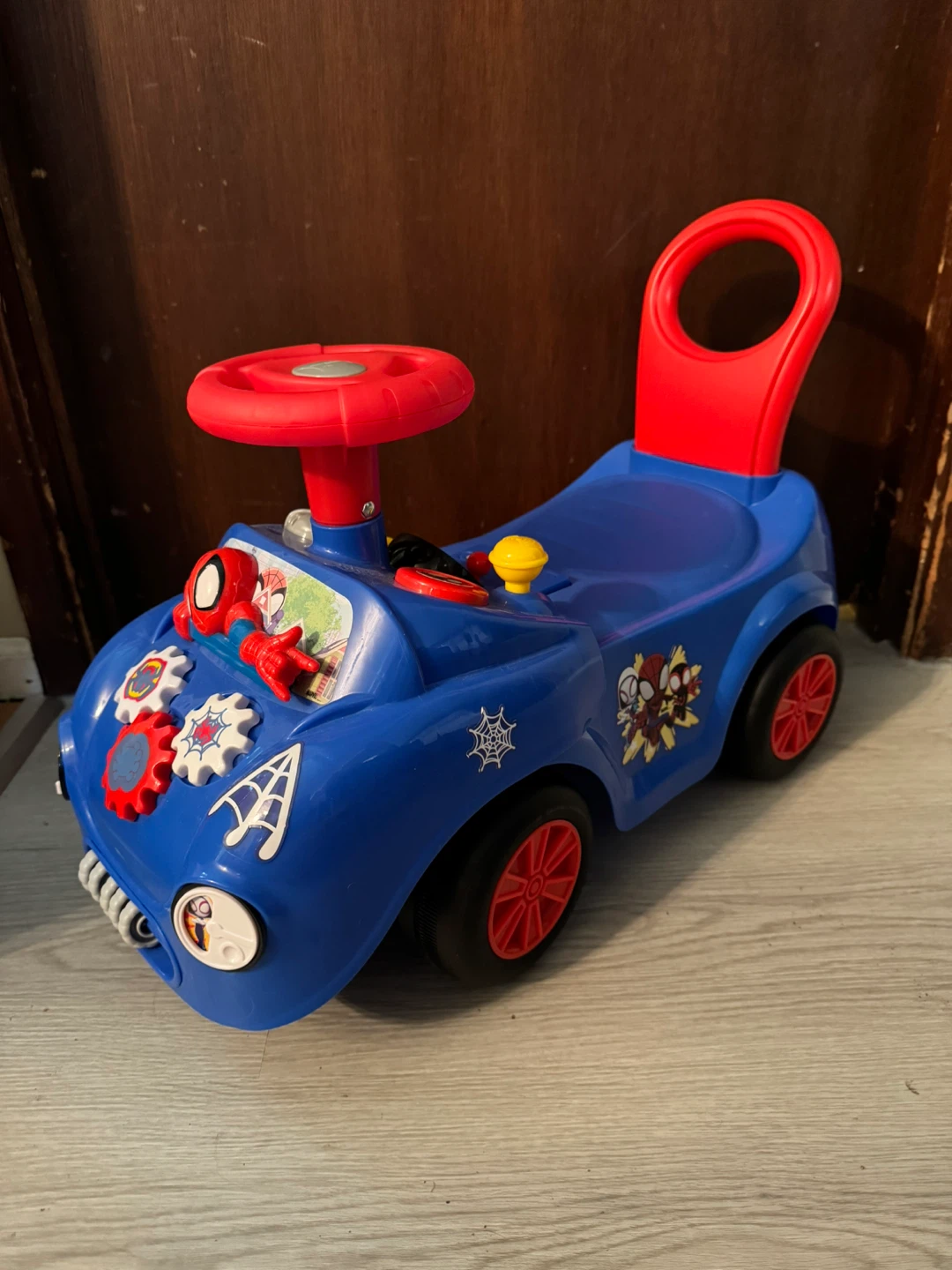 🕷️ Spider-Man Ride-On Toy 🕷️ - photo 2