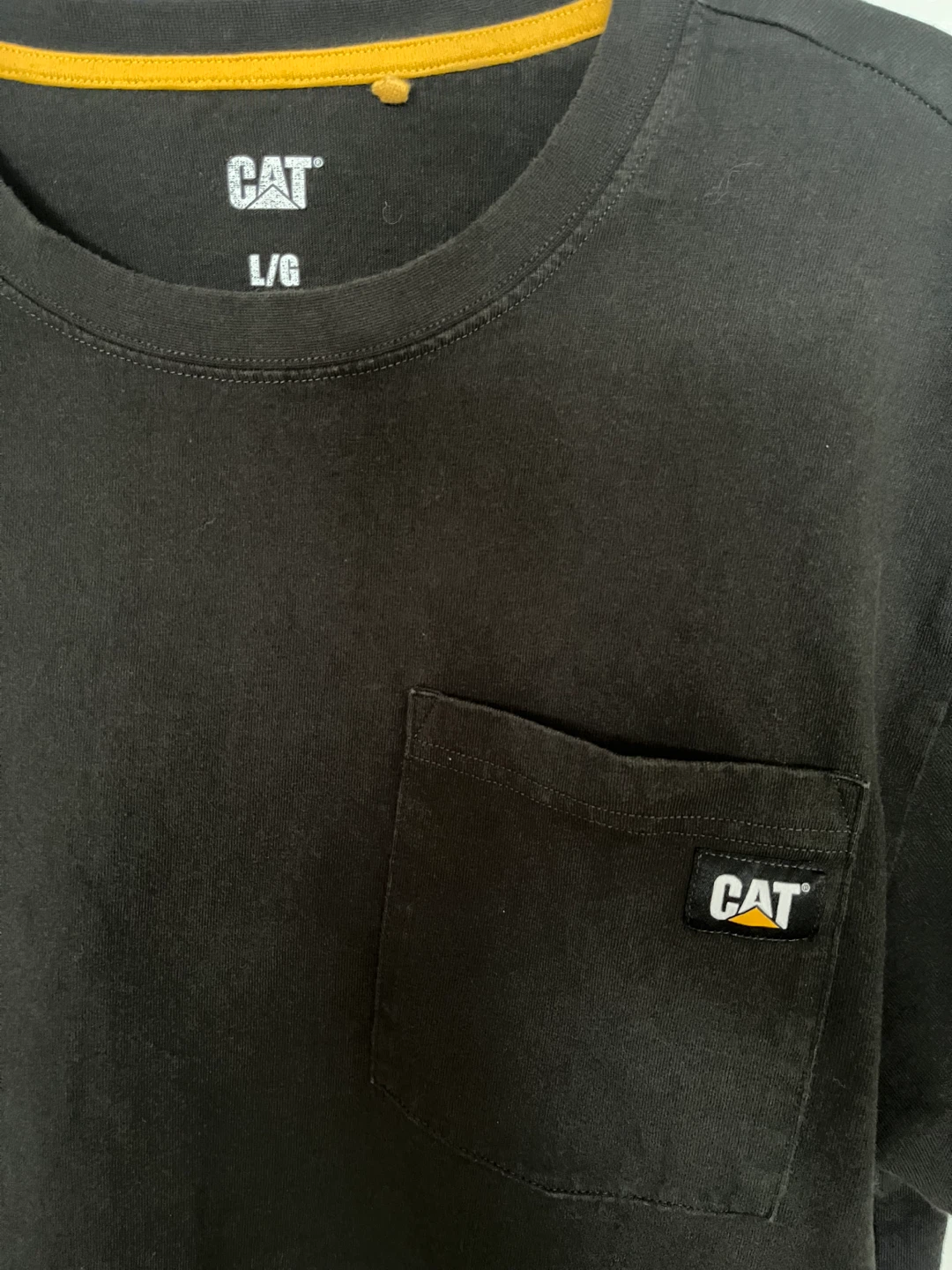 CAT Pocket T-Shirt - Black - Men’s Large - photo 2