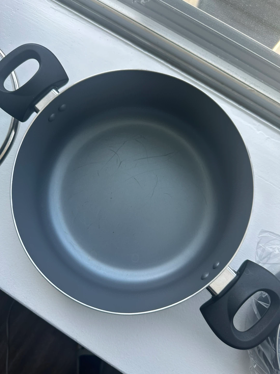 Black 8-Piece Cookware Set with Utensils