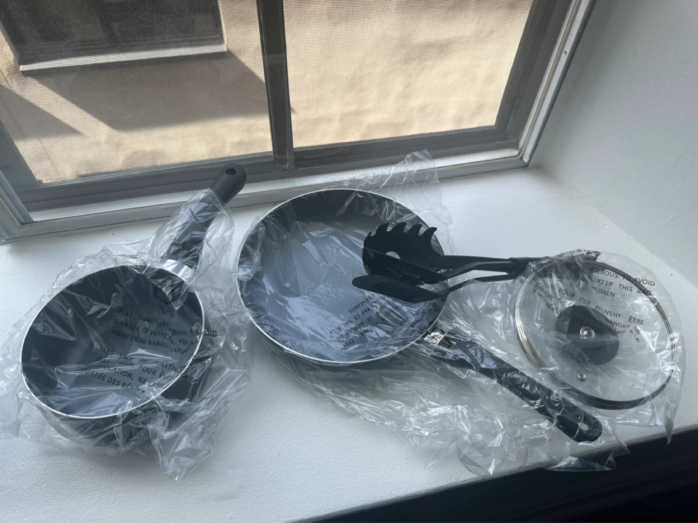 Black 8-Piece Cookware Set with Utensils - photo 5