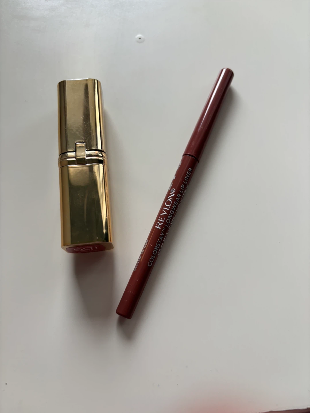 Set: L'Oréal Colour Riche Lipstick 601 & Revlon Lip Liner