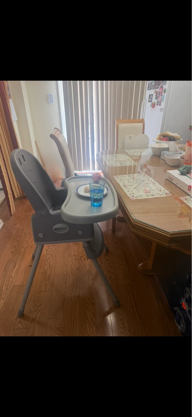 Feed/Eat Baby Highchair - Easy Cleaning - photo 4