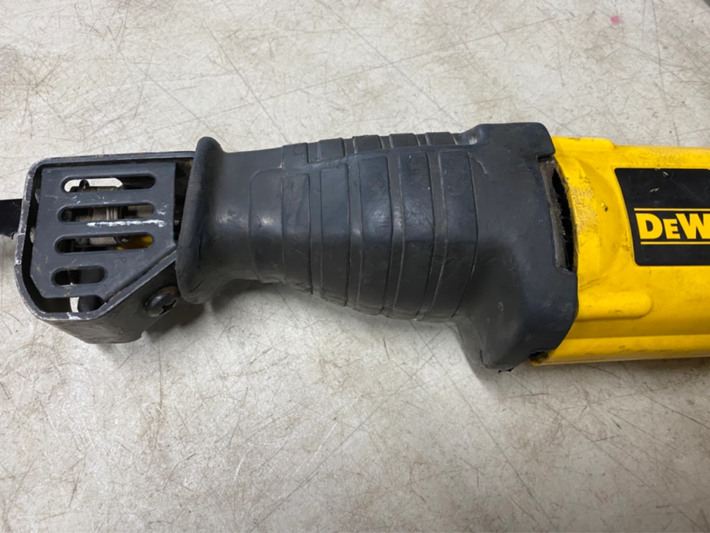 DeWalt reciprocating saw - photo 3