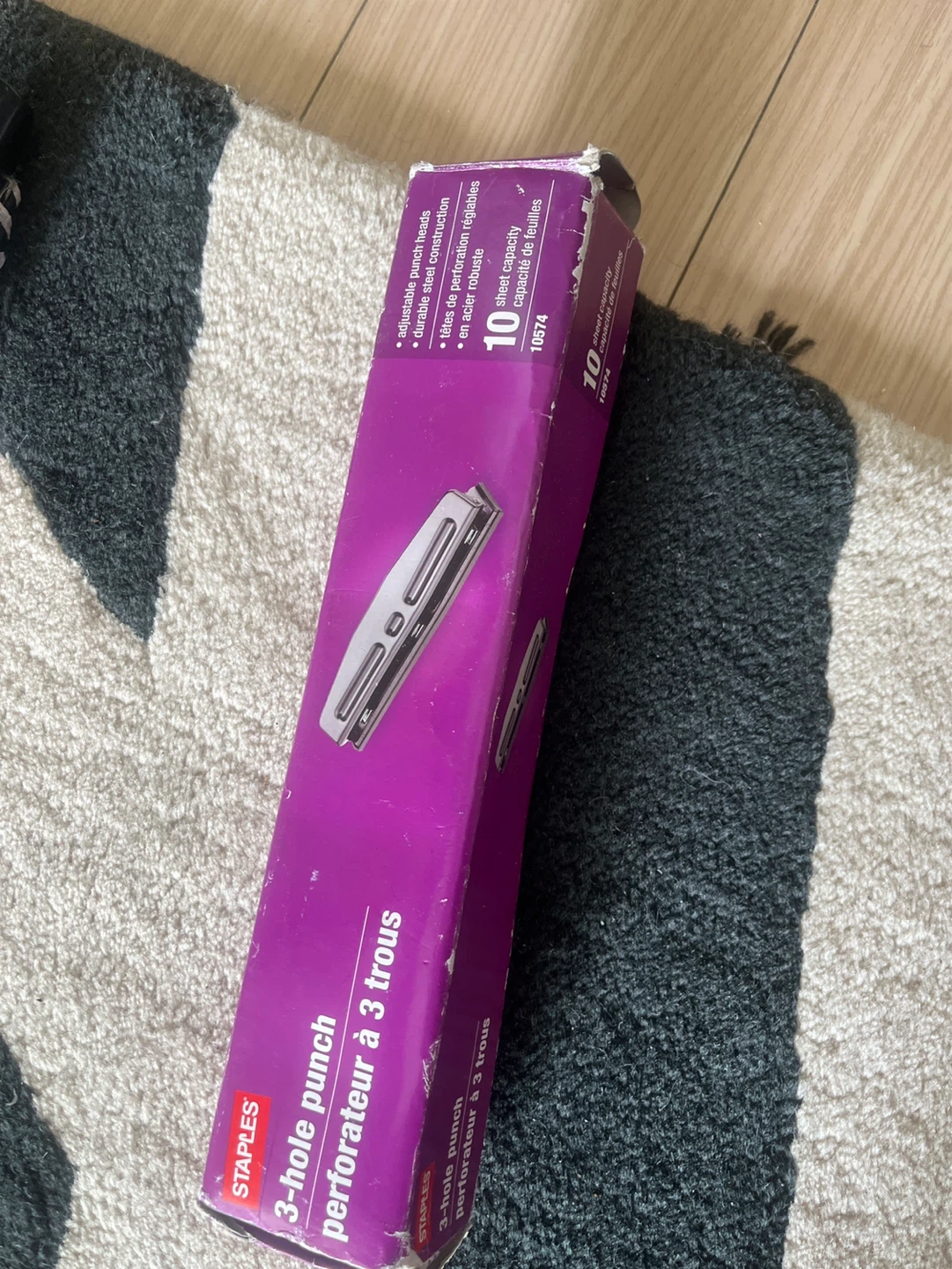 Staples 3-hole punch