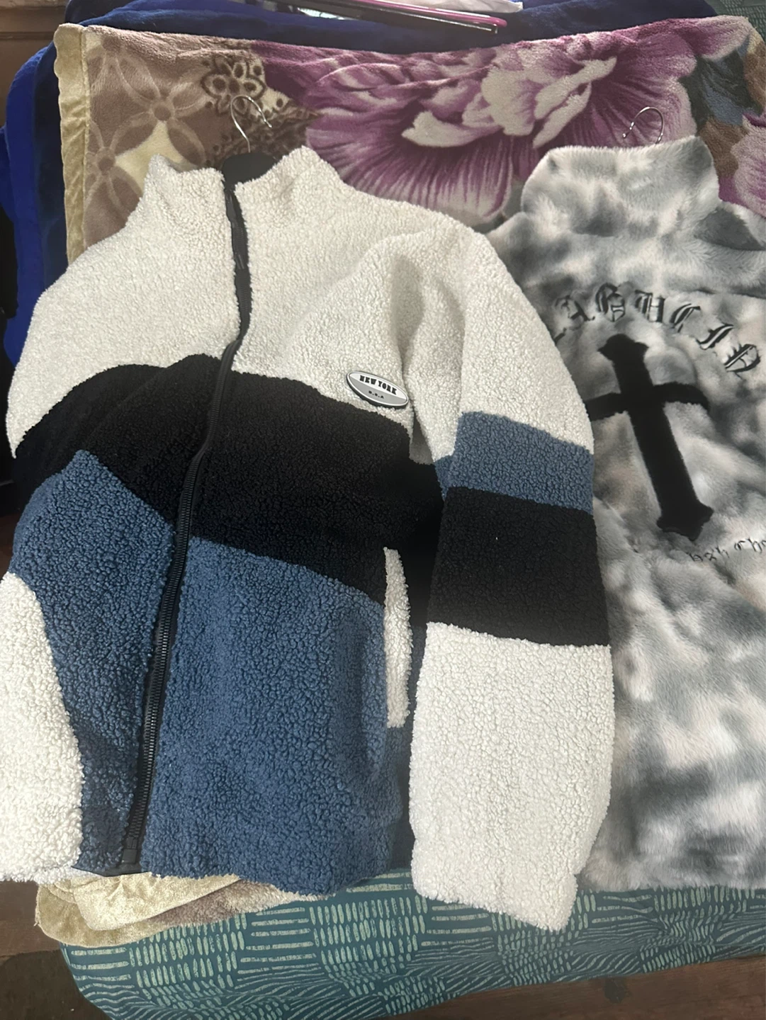 Fleece Jackets with Cross Graphic - photo 5