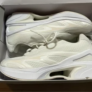 New in box adidas x Stella McCartney SPW 2000 Sneakers Unisex