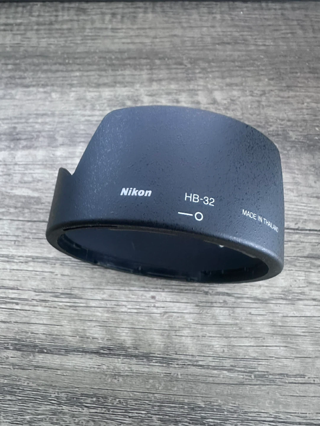 Nikon HB-32 Lens Hood