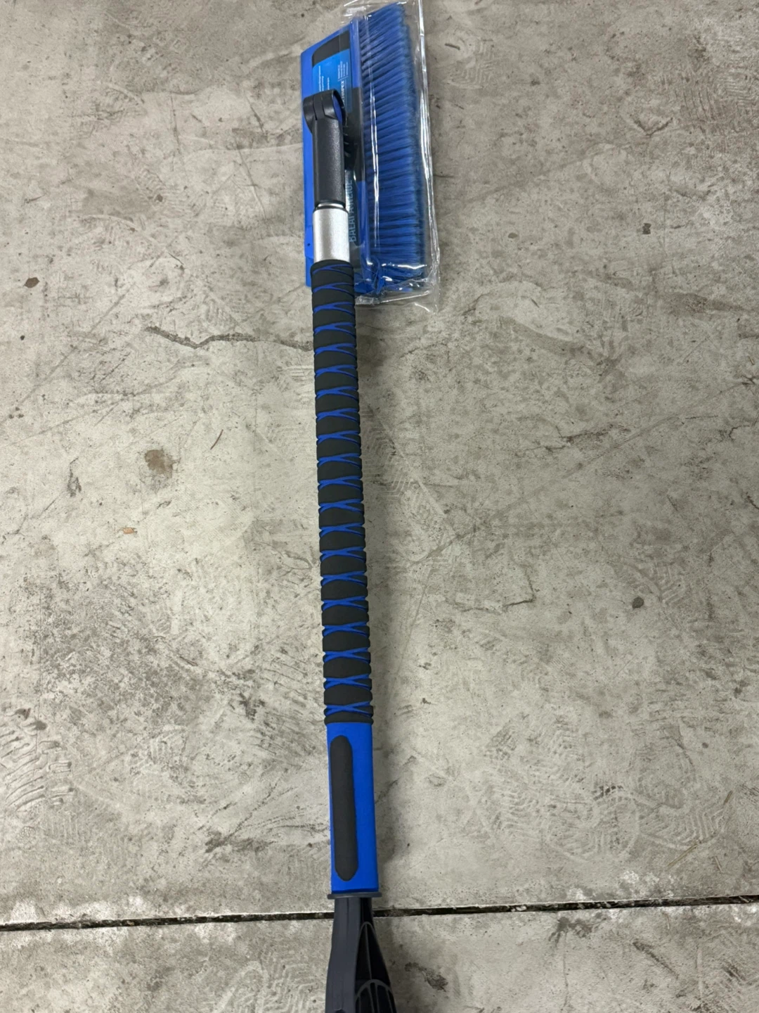 Polar Xtreme Snow Brush with Ice Scraper - photo 3