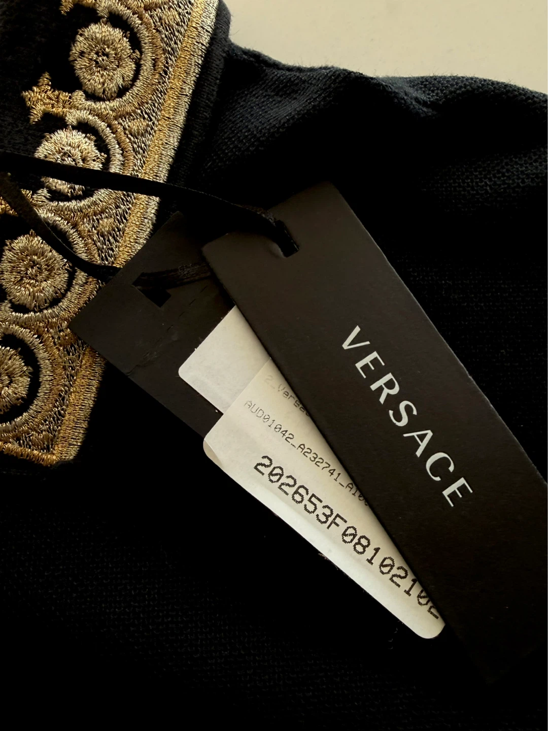 $125 UNWORN Versace Men’s Black-Gold ‘Royal’ Polo Size Small - photo 4