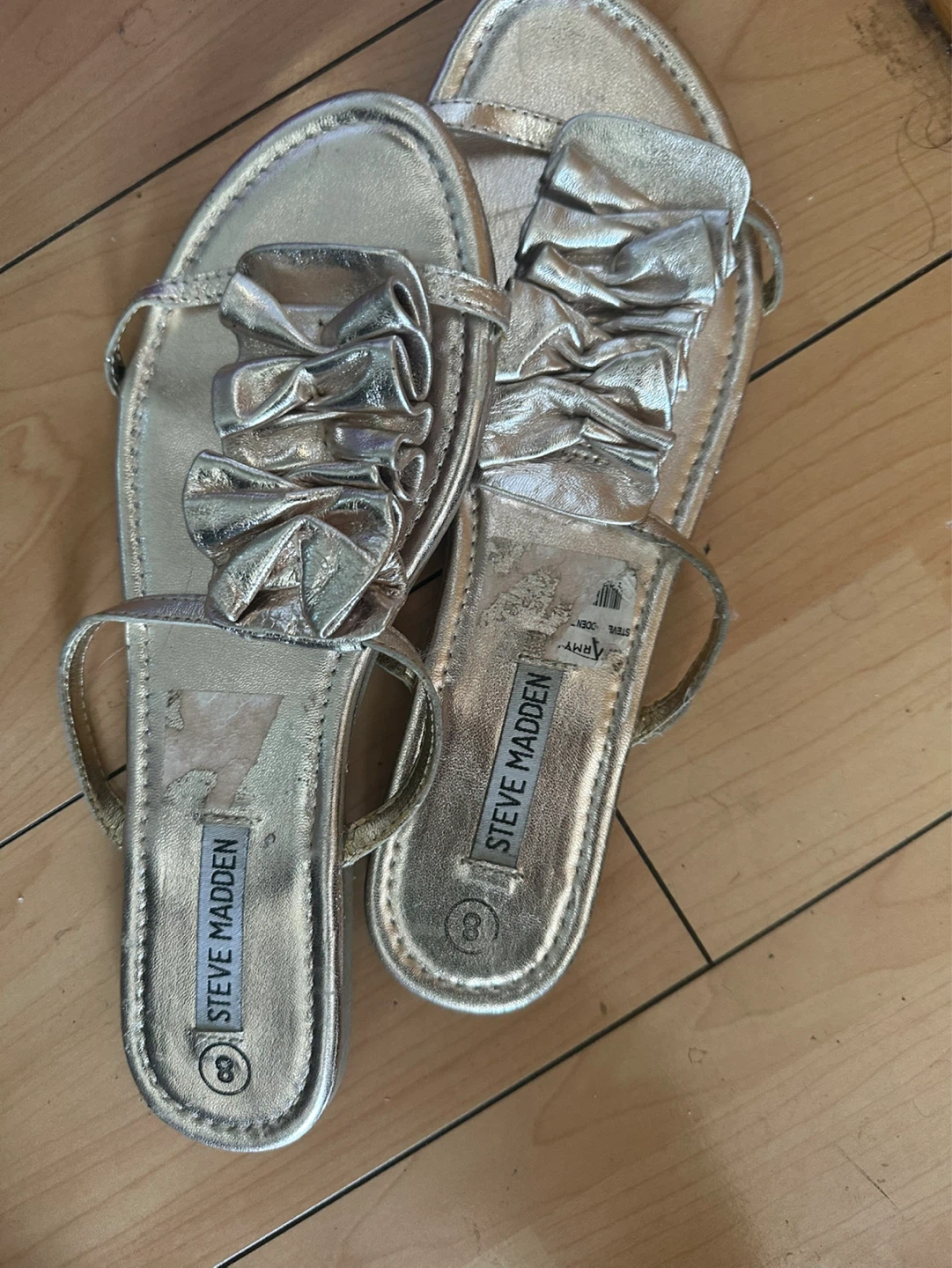Steve Madden Gold Ruffle Sandals Size 8