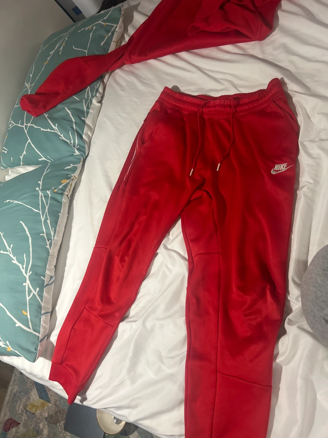 Nike Red Tracksuits - photo 2