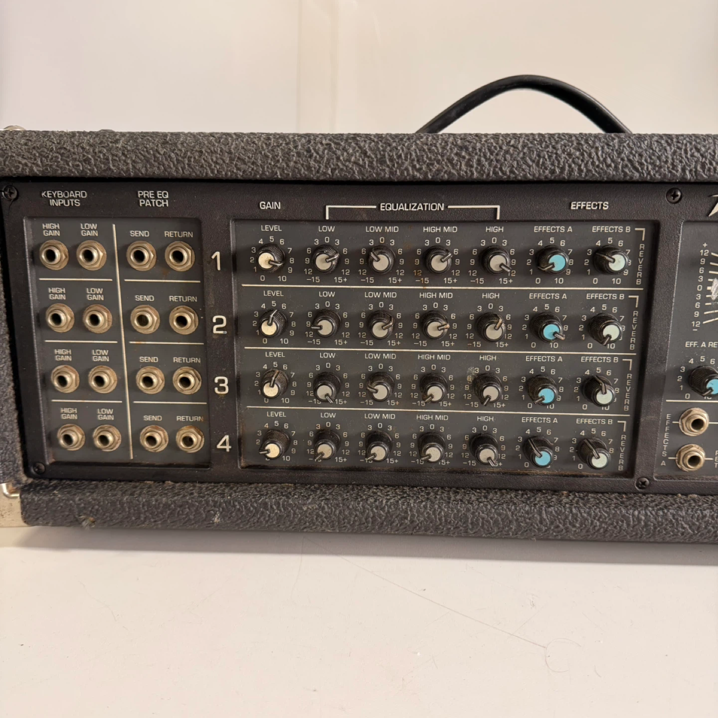 Peavey KB 400 Keyboard Amplifier Mixer 300W Vintage USA Made - photo 3