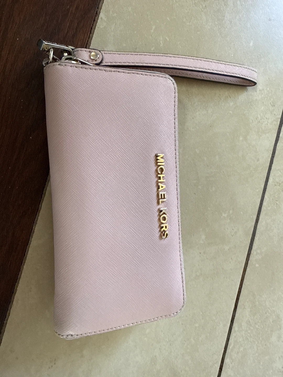 Michael Kors Wristlet Clutch - Pale Pink