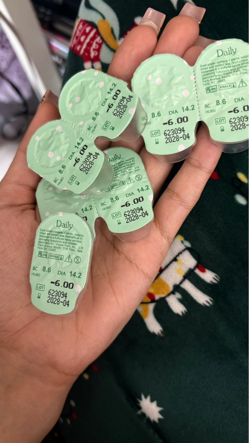 Daily Contact Lenses -6.00 BC 8.6 DIA 14.2 (Multiple)