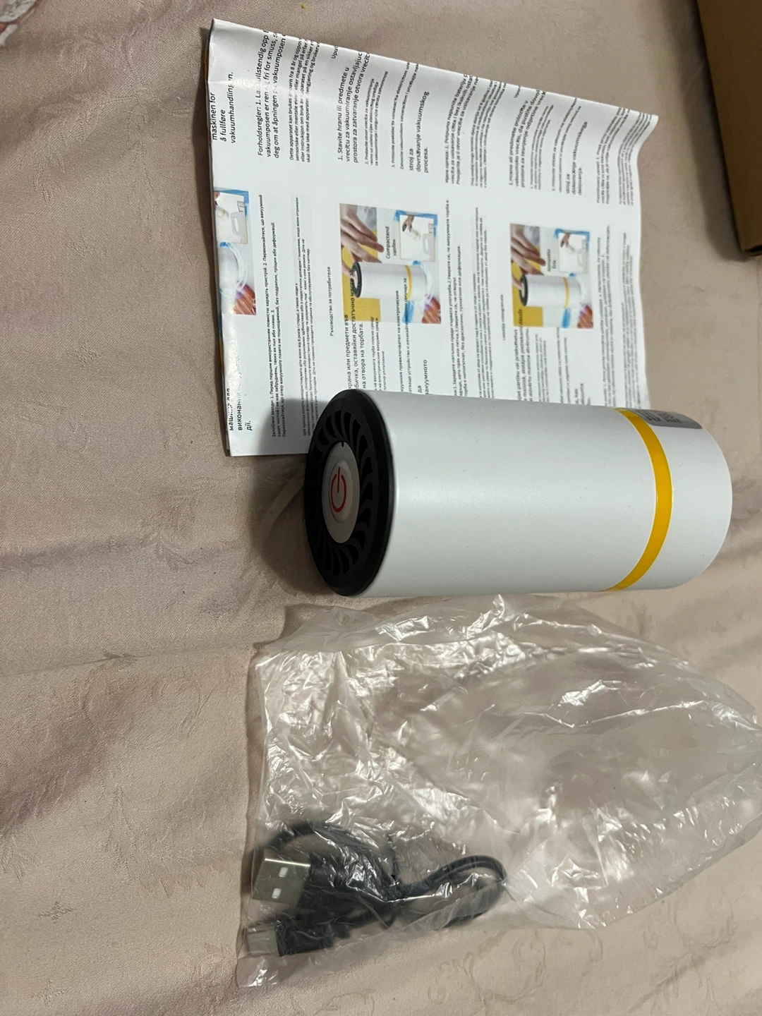 Rechargeable Mini vacuum - photo 5