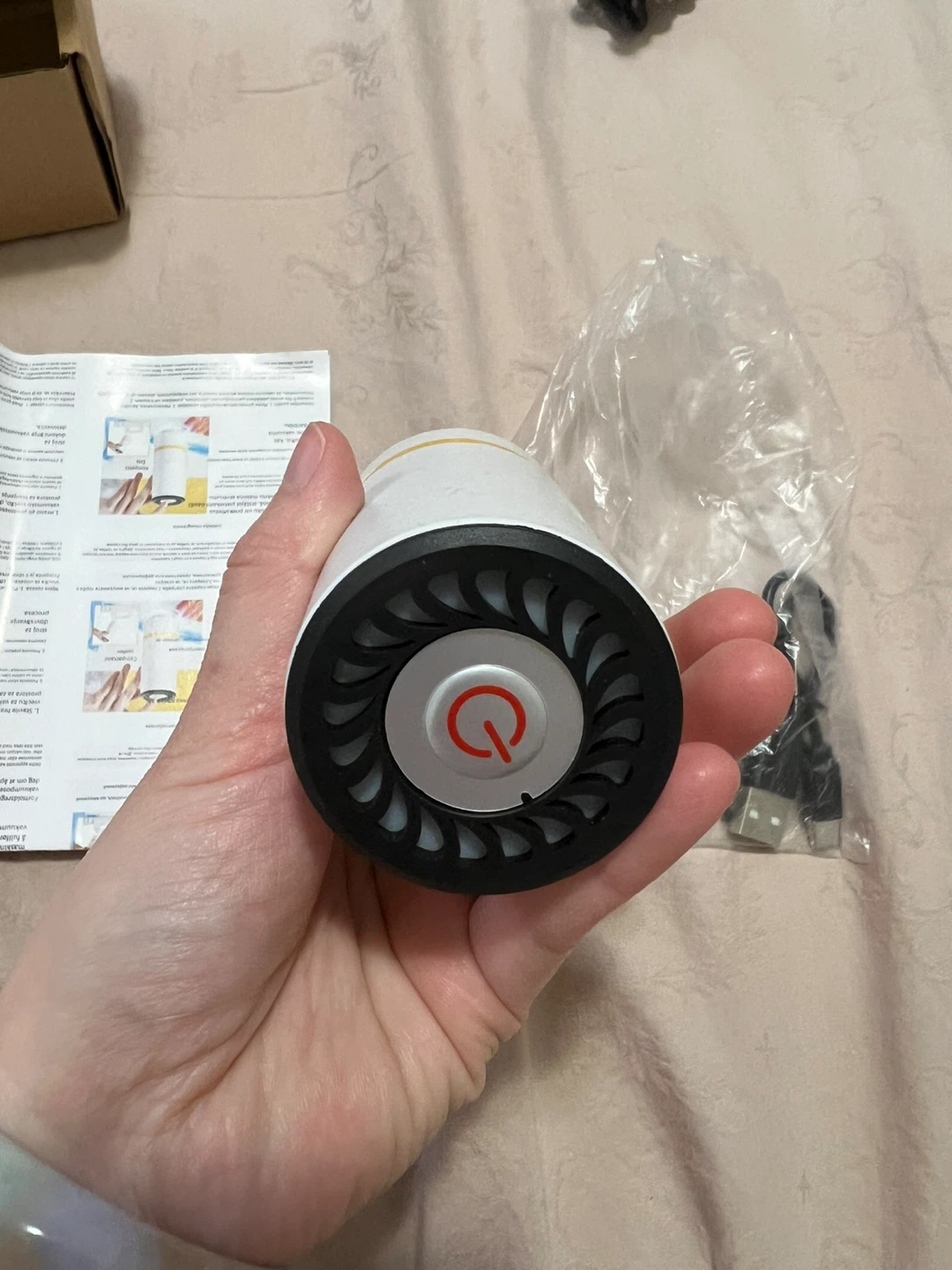Rechargeable Mini vacuum - photo 3