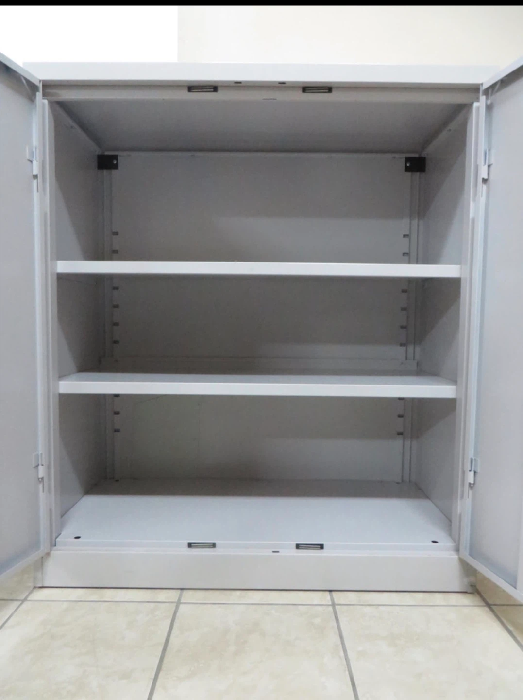 Metal Storage Cabinet, Lock and Key - photo 3