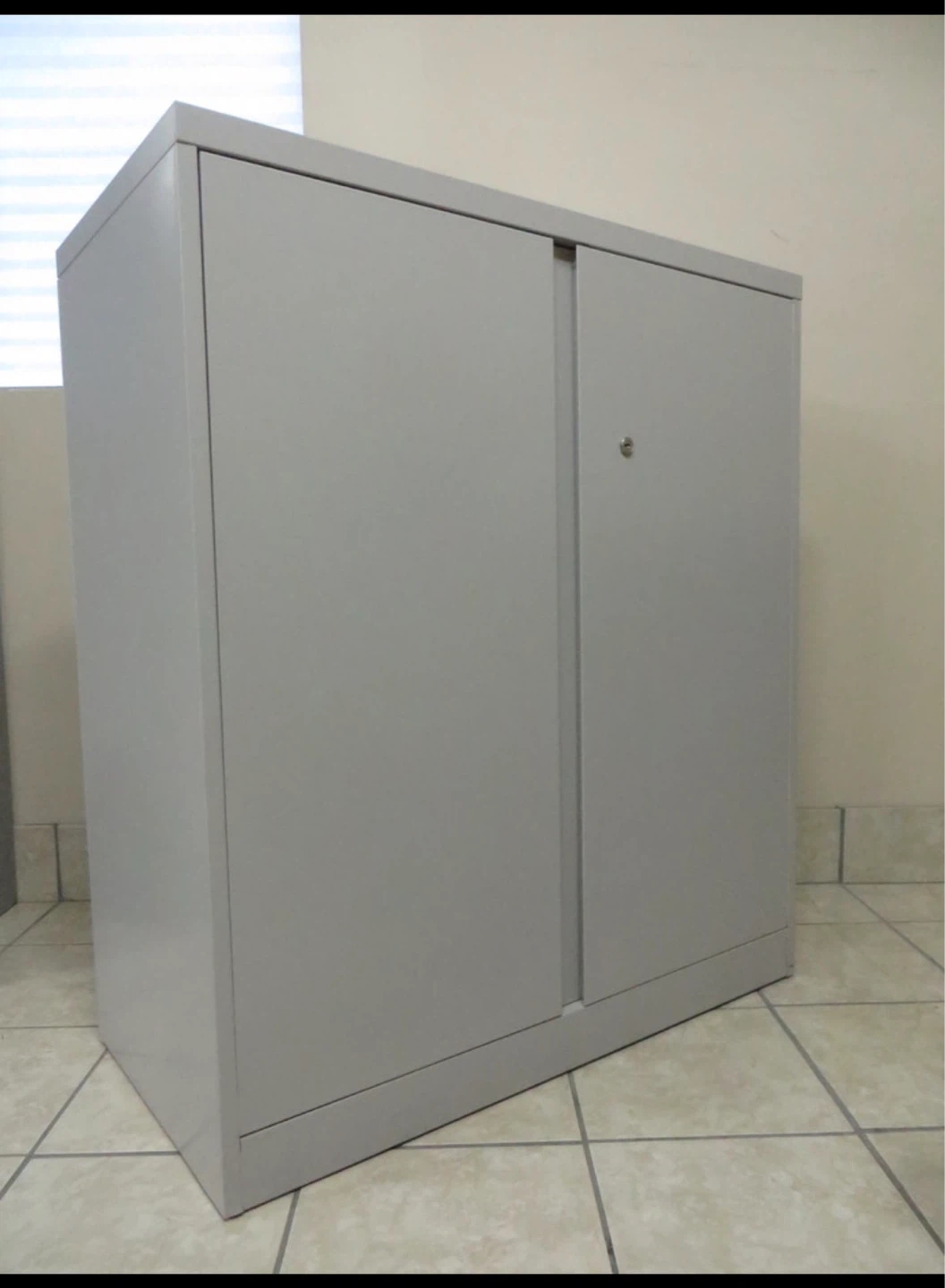 Metal Storage Cabinet, Lock and Key