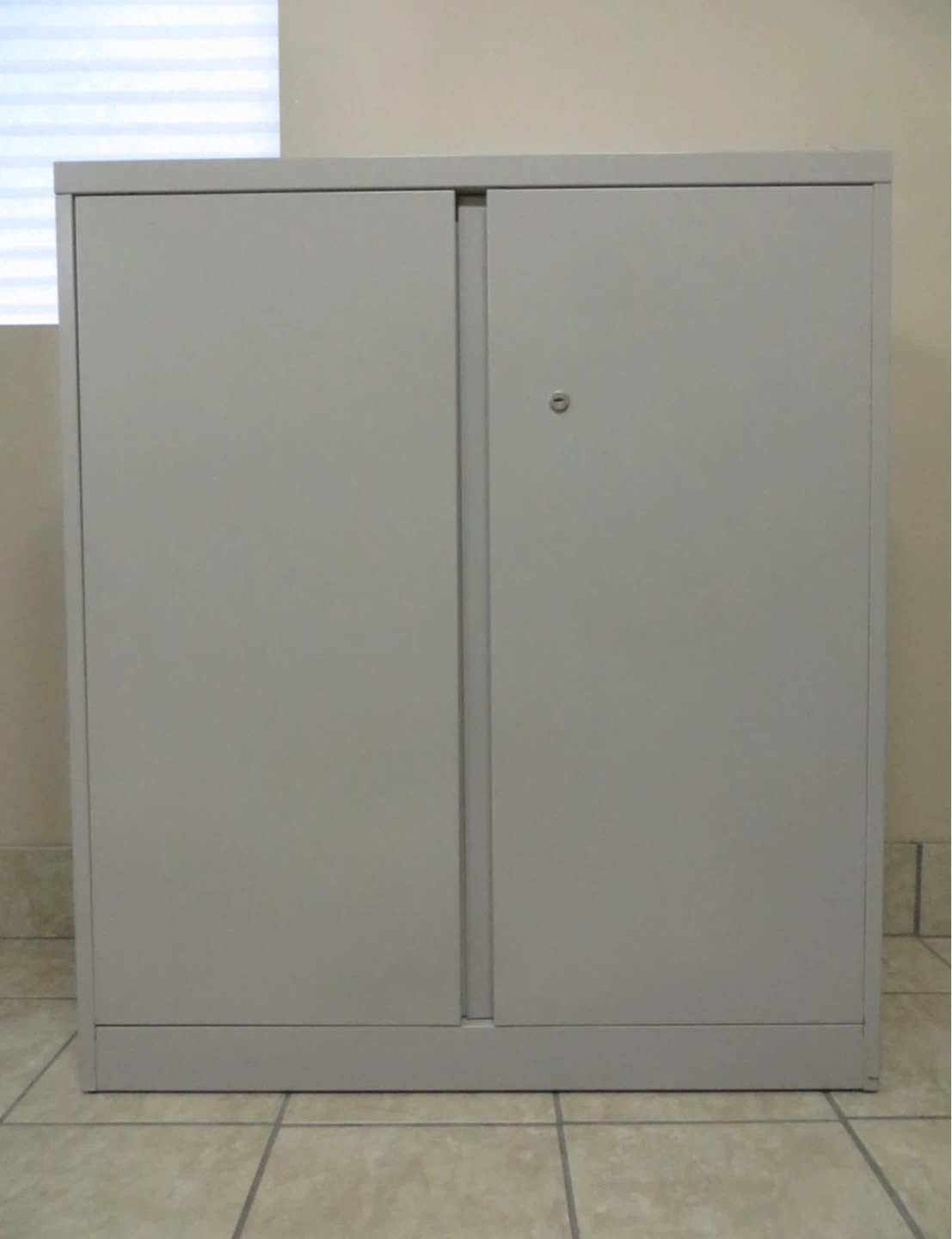 Metal Storage Cabinet, Lock and Key - photo 2
