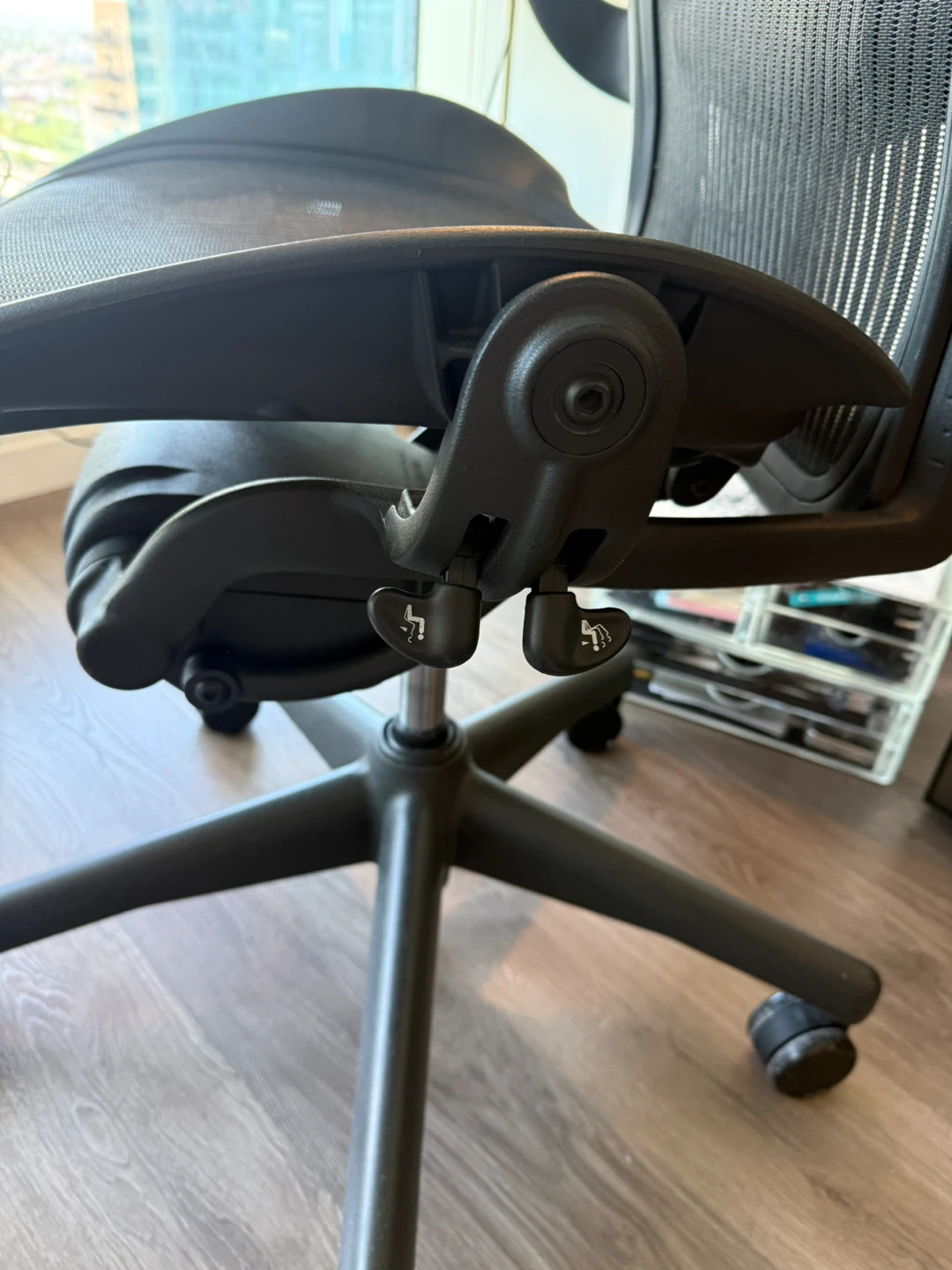 Herman Miller Aeron Chair(Size B) - photo 3