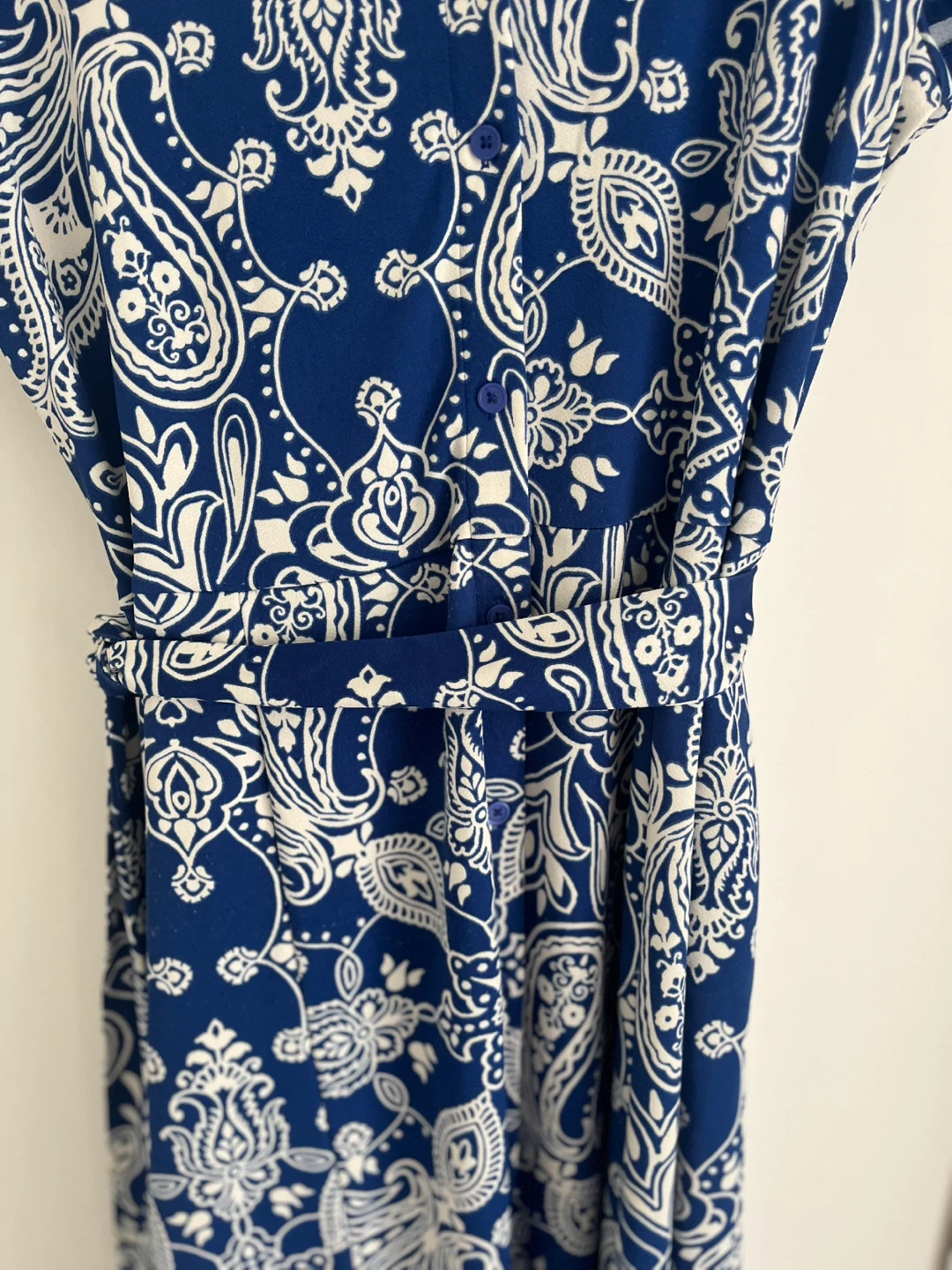Blue and White Paisley Print Midi Dress with Belt - photo 2