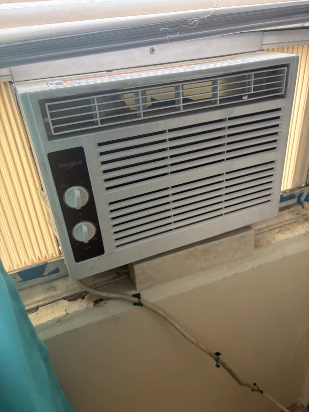 Whirlpool Window Air Conditioner - photo 3