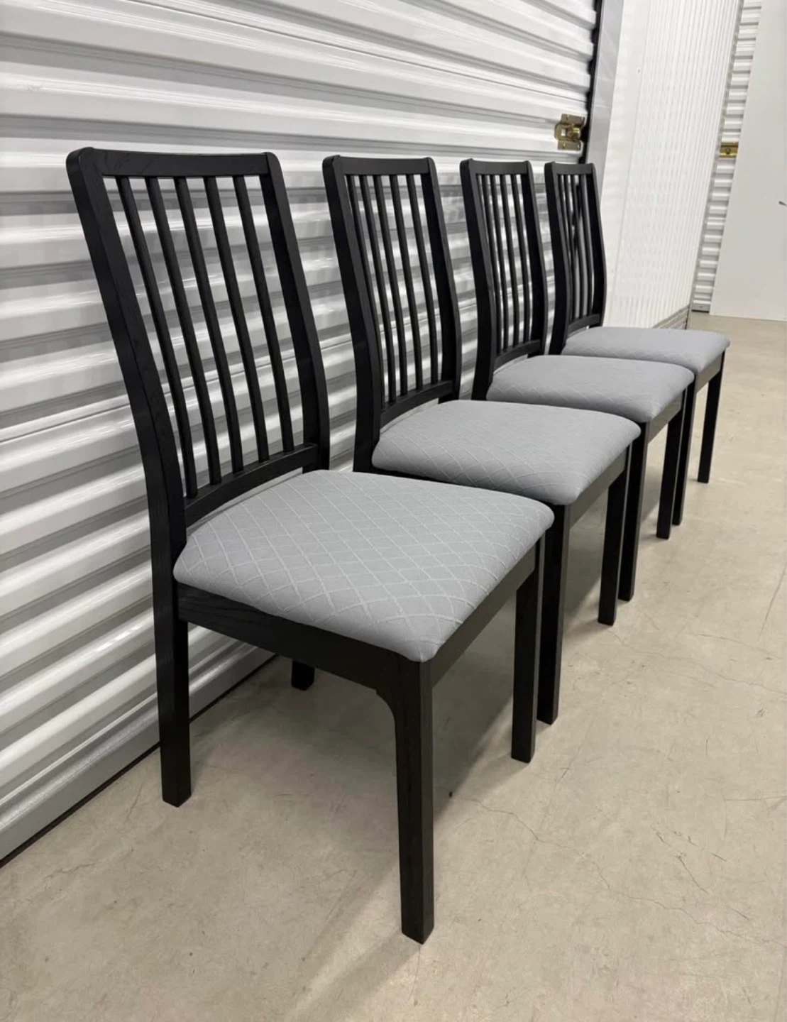 Can deliver—Ikea extendable dark brown table and 4 black chairs. - photo 3