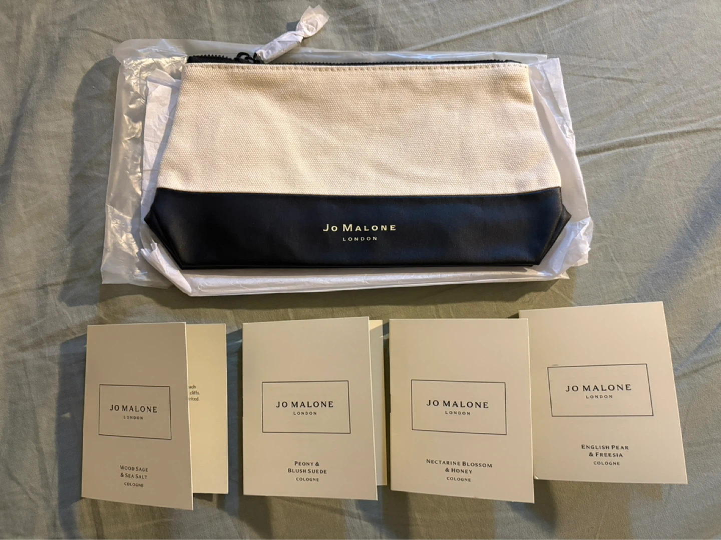 Jo Malone London Cosmetic Bag & Cologne Samplers