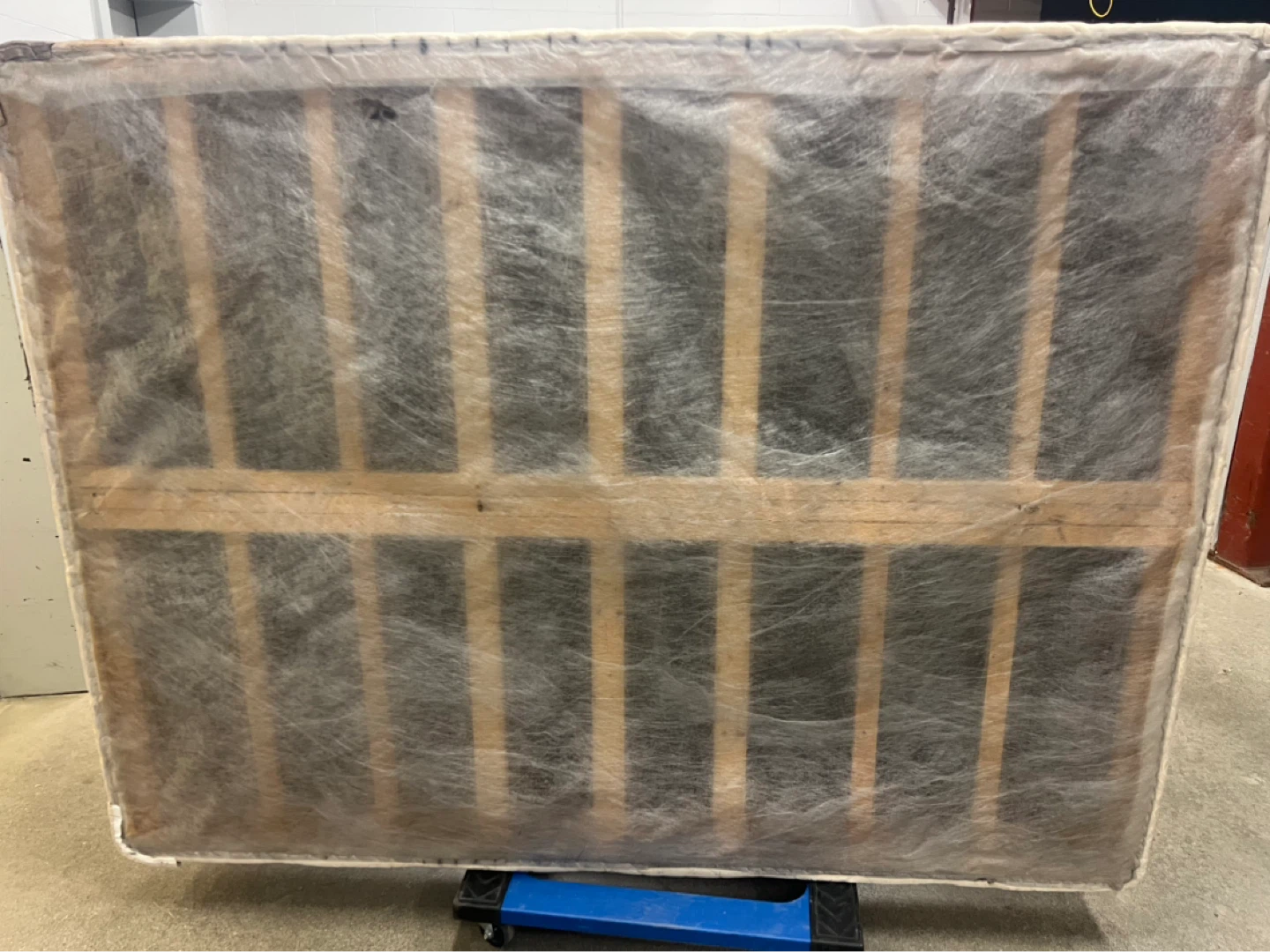 FREE QUEEN SIZE Simmons Beautyrest Box Spring - photo 2
