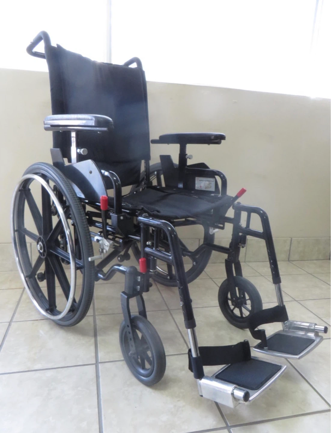 Foldable Wheelchair (W-19''D-17''H-17'')