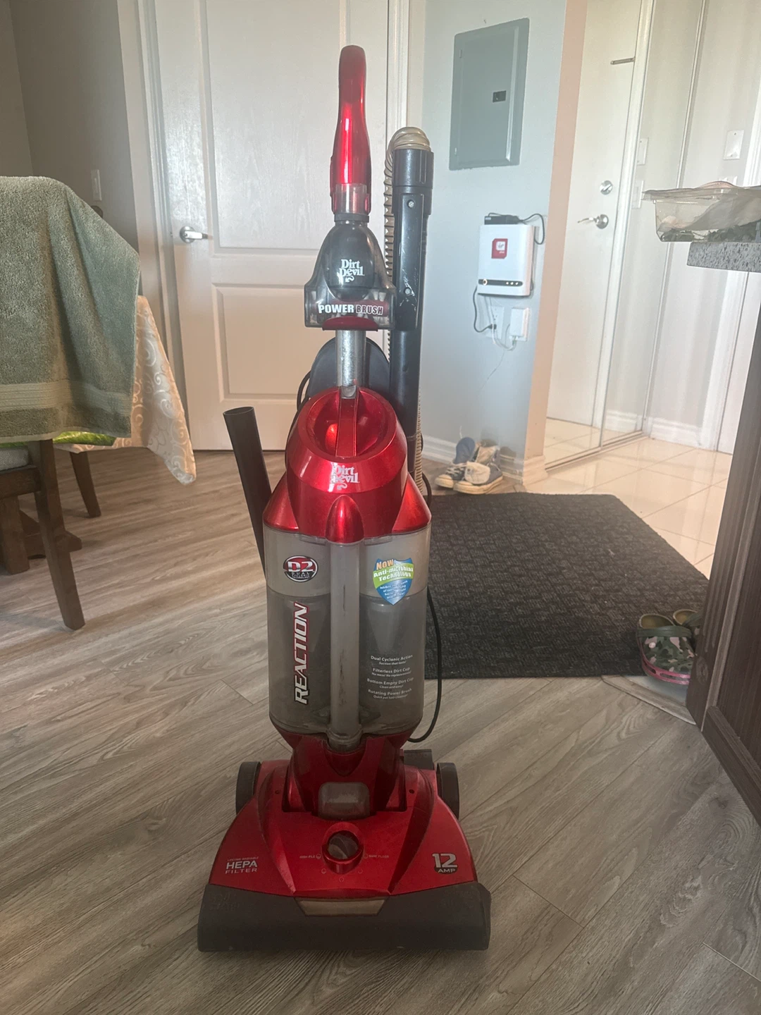 Dirt Devil Reaction Bagless Upright Vacuum Cleaner - photo 2