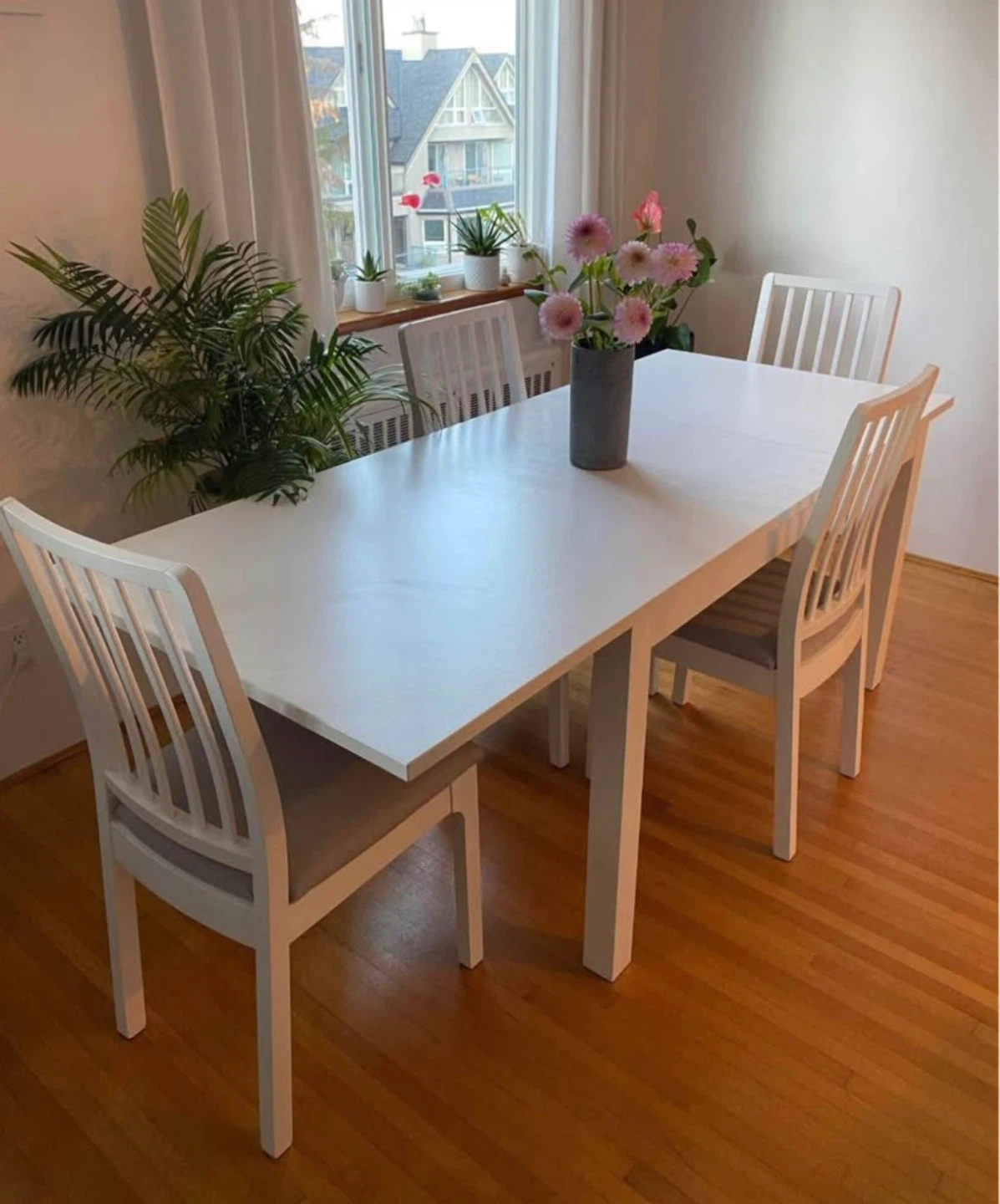 Can deliver—Ikea extendable table with 4 or 6 chairs - photo 5