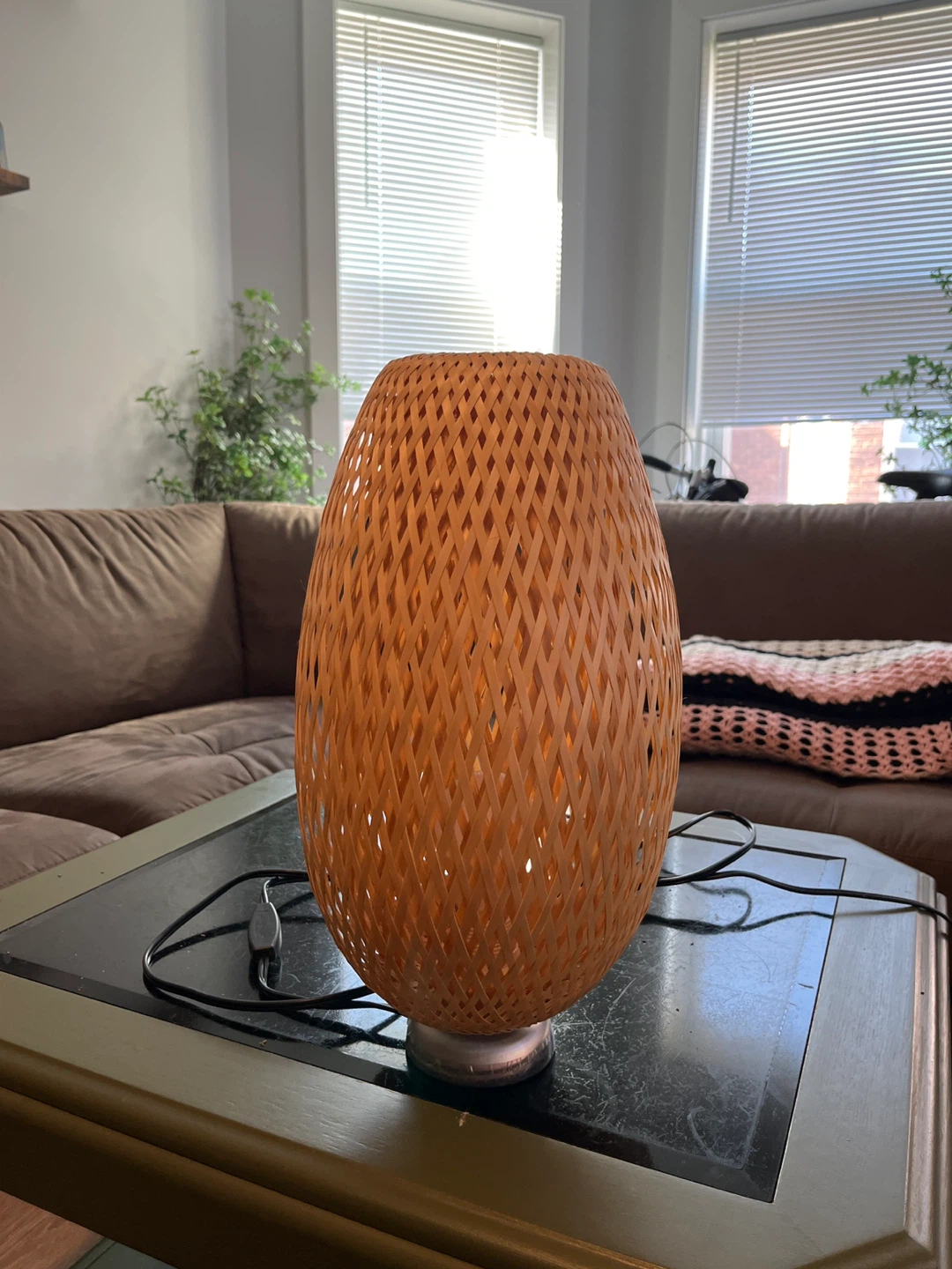 Woven Basket Table Lamp