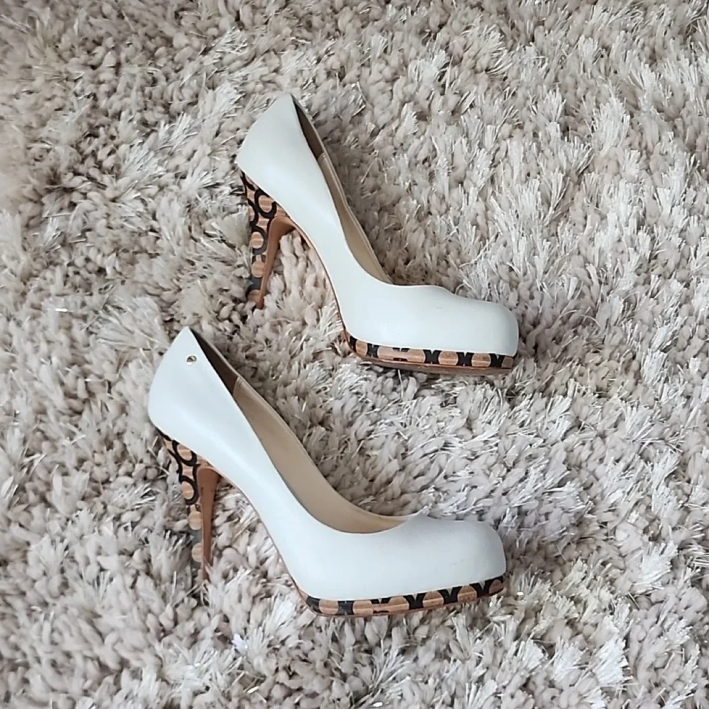 Coach Women's White Leather Heels - photo 3