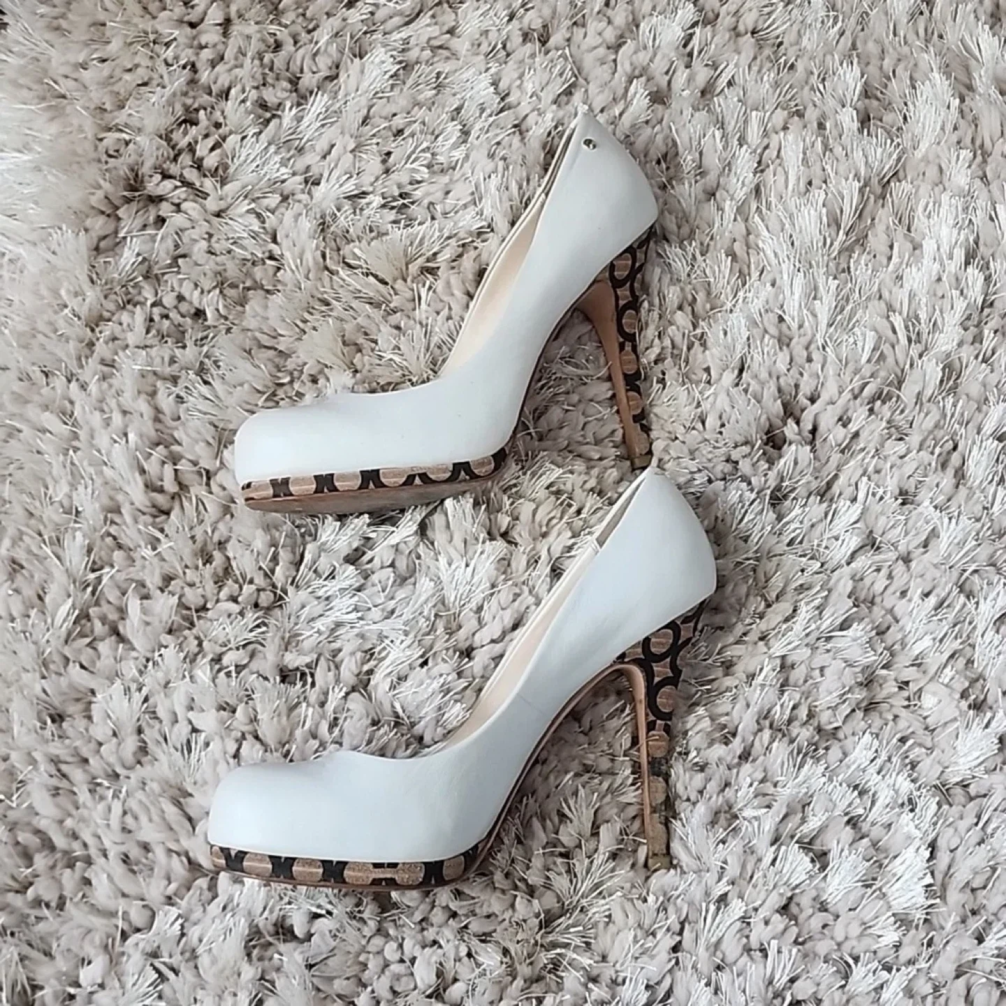 Coach Women's White Leather Heels - photo 4