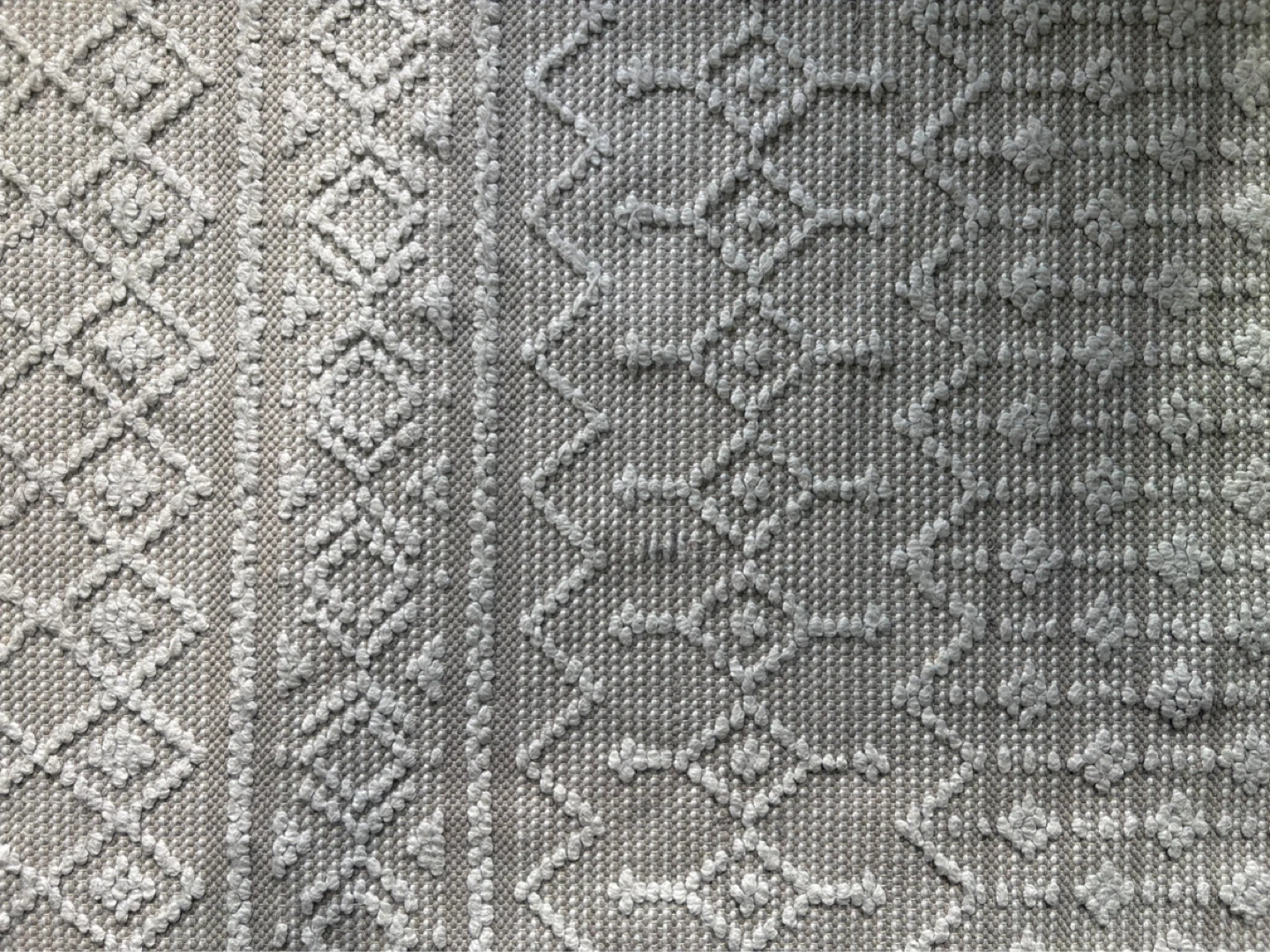 Grey and White Rug - photo 2