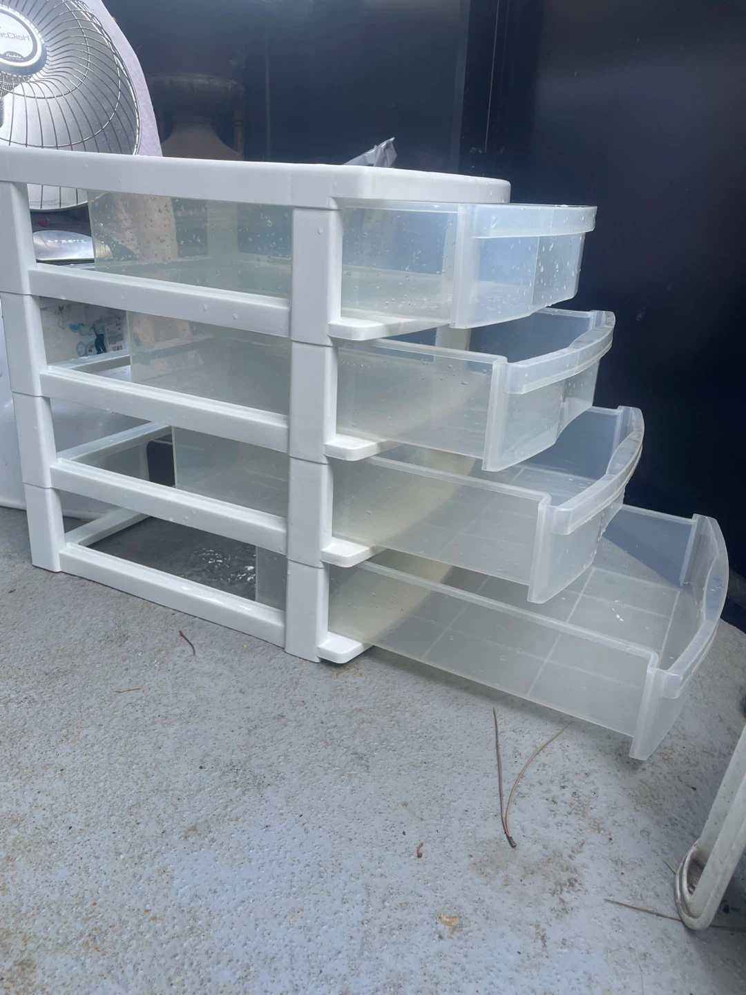 Plastic 4-drawer storage unit