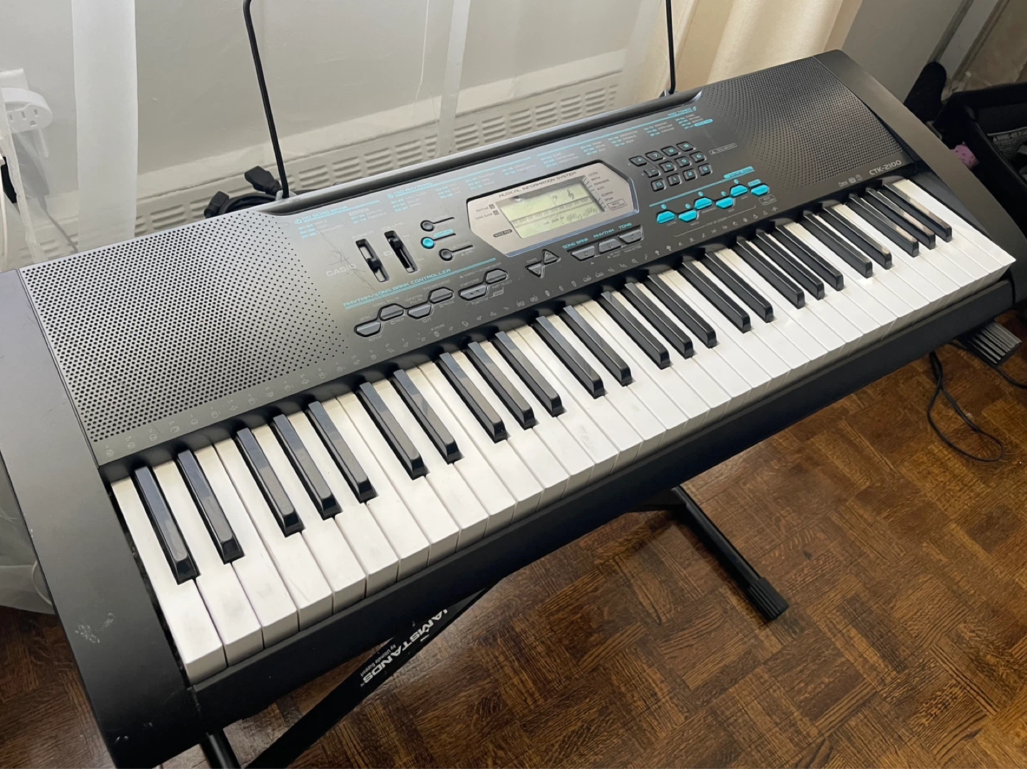 Casio CTK-2100 Beginner Practice Piano - FREE Stand