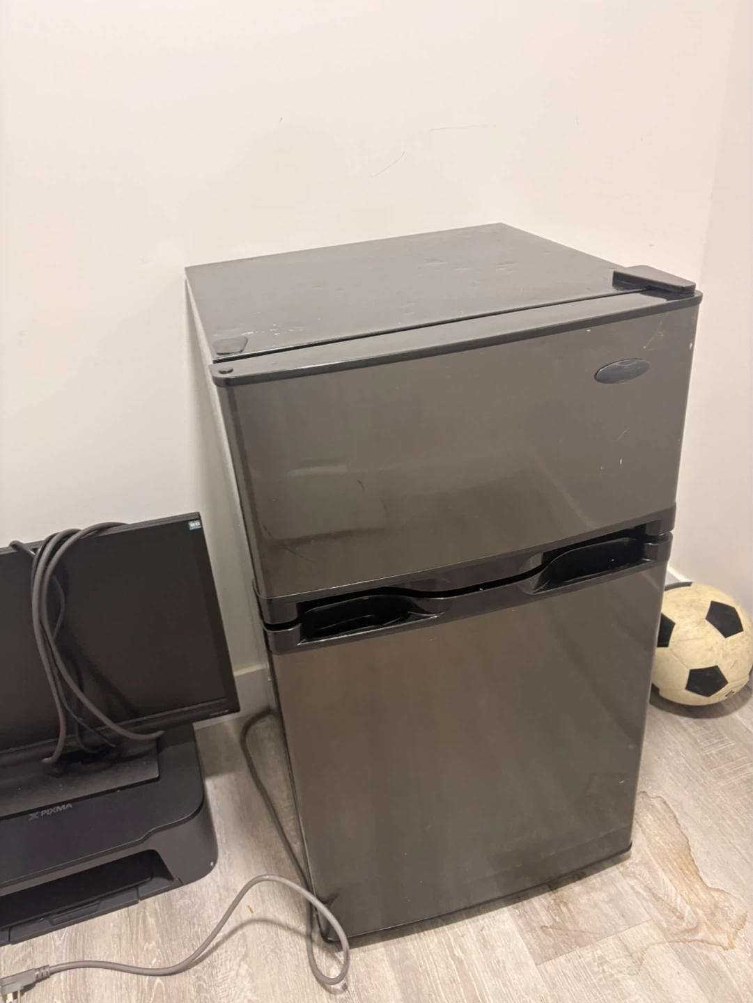 Compact Refrigerator - photo 4